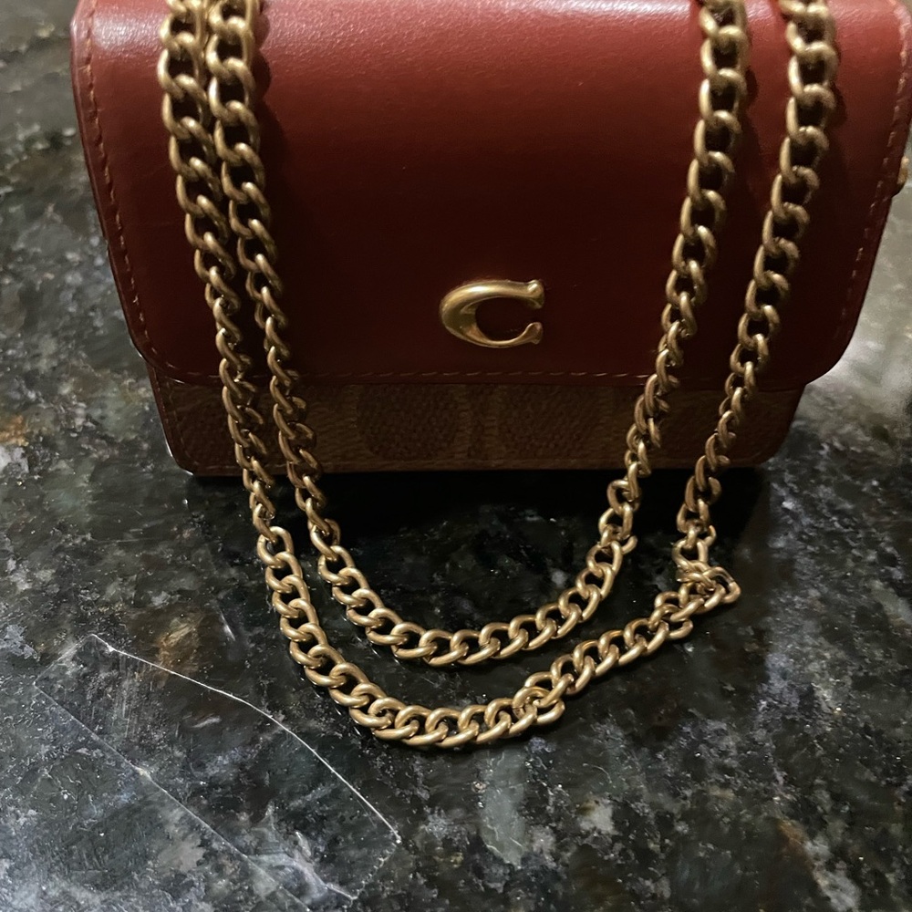 NWOT with a box Coach Brown Leather Mini Bag with original Coach gold chain. - Picture 7 of 14